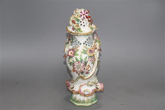 A Chelsea gold anchor frill vase and cover, c.1765, 28cm